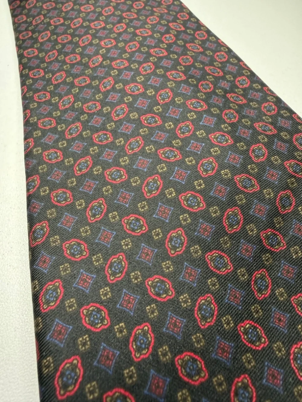 Vintage 102 Madison Italian Silk Neck Tie Navy Blue Red Made in USA 59